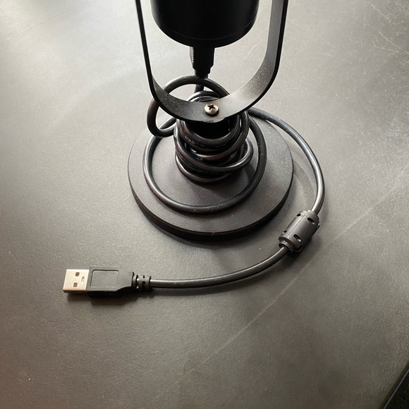 Podcast microphone - Picture 2 of 3